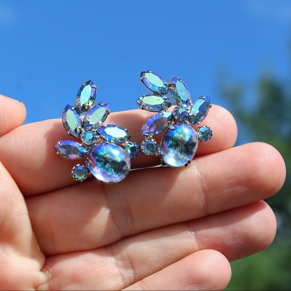 Vintage Continental Aurora Borealis Clip Earrings - Picture 5 of 5